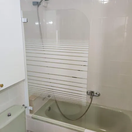 La Ballena 1 - Juan Vella Santoña